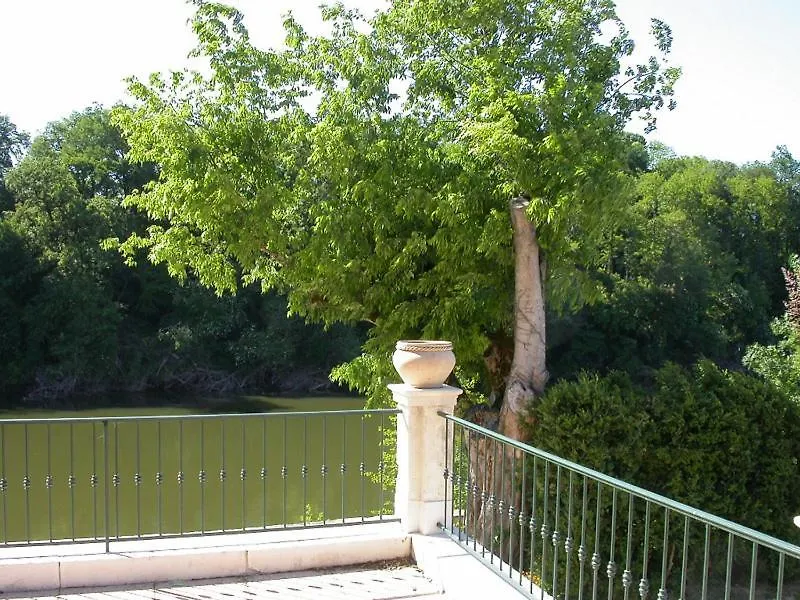 Вилла Le Manoir Du Port Grezels