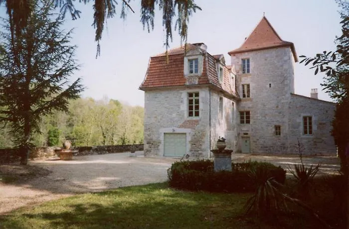 Вилла Le Manoir Du Port Grezels